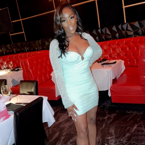 Mint dress - Picture 2 of 2